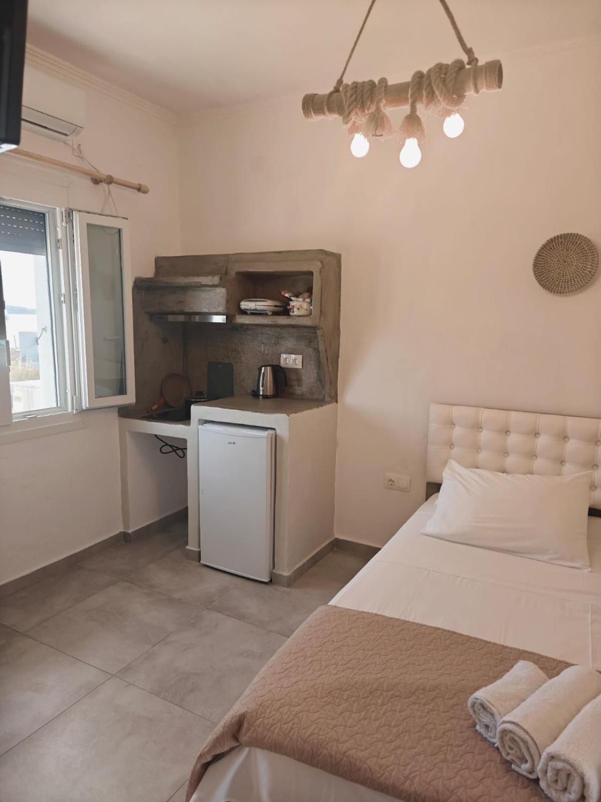 Joannes Vacation Rooms Adamantas  Екстериор снимка